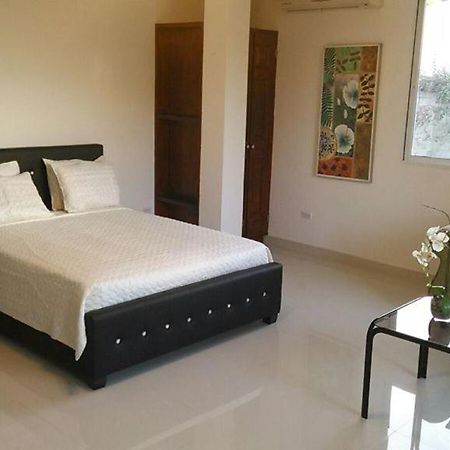 Sams Hotel ปอร์โตแปรงซ์ ภายนอก รูปภาพ