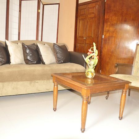Sams Hotel ปอร์โตแปรงซ์ ภายนอก รูปภาพ