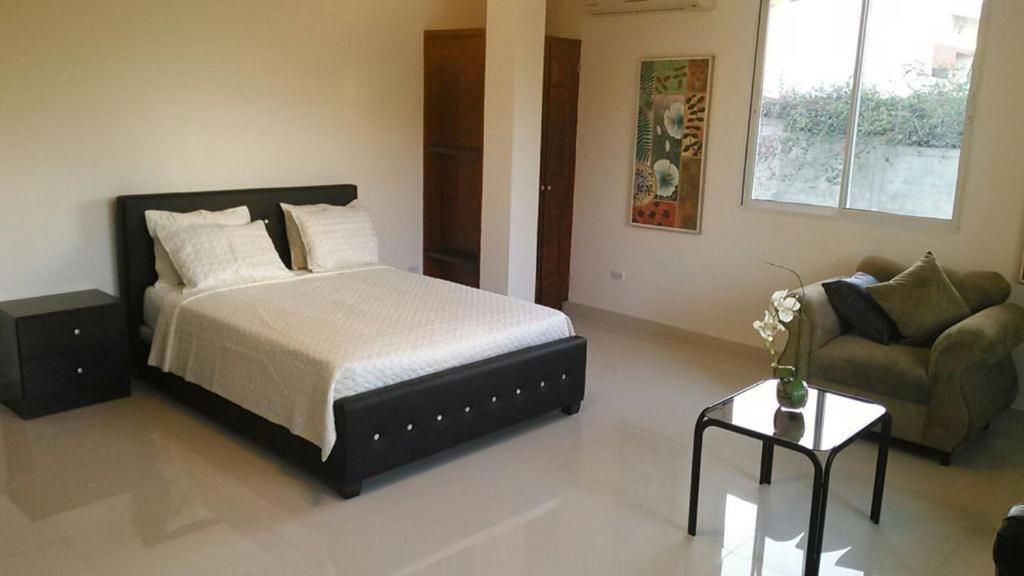 Sams Hotel ปอร์โตแปรงซ์ ภายนอก รูปภาพ