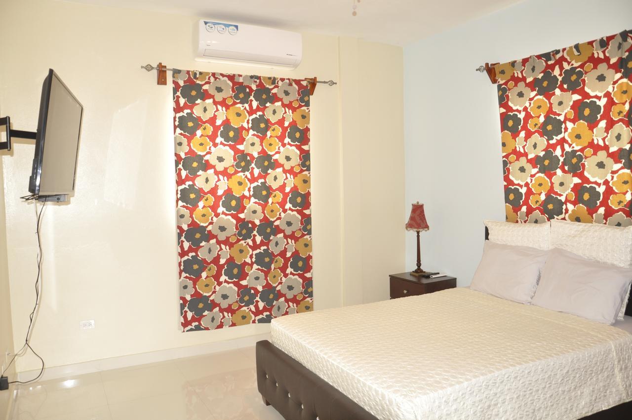 Sams Hotel ปอร์โตแปรงซ์ ภายนอก รูปภาพ