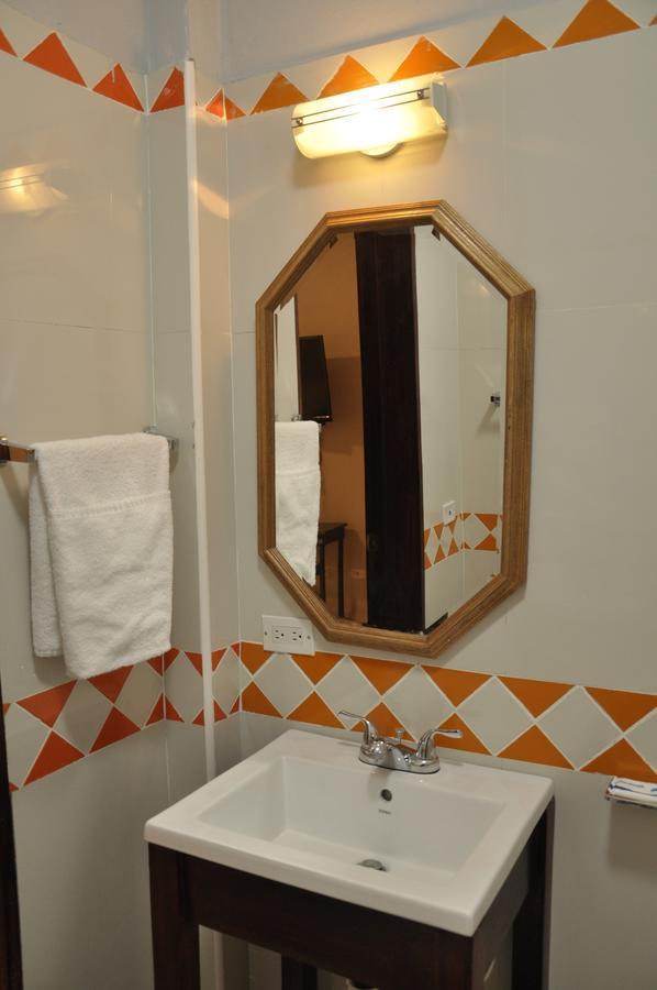 Sams Hotel ปอร์โตแปรงซ์ ภายนอก รูปภาพ