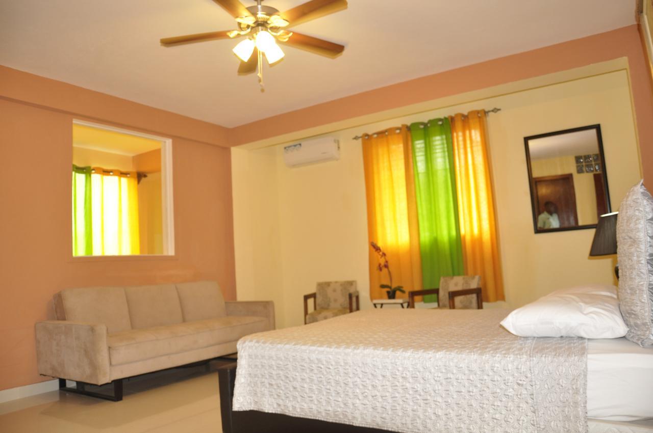 Sams Hotel ปอร์โตแปรงซ์ ภายนอก รูปภาพ